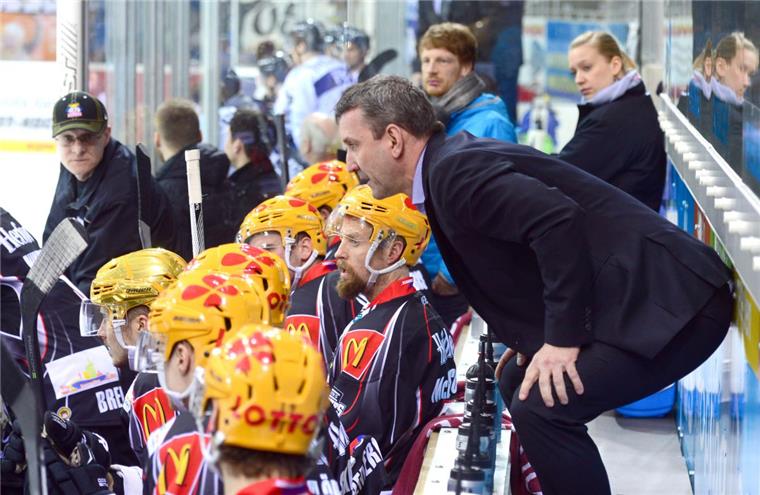 Varian Kirst wird Co-Trainer der Pinguins Pinguins-Trainer Thomas Popiesch bekommt Unterstützung. Künftig steht ihm Varian Kirst als Co-Trainer zur Seite. Foto Scheer