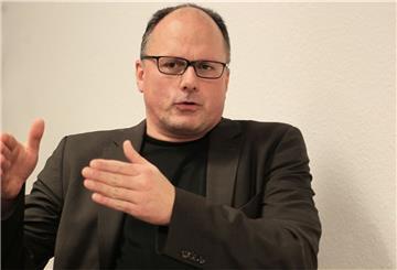 Politikwissenschaftler Matthias Güldner ist im Mai 2019 aus der Bürgerschaft ausgeschieden. Nun geht er am ZAP der Uni Bremen angefangen, wo er in Forschung und Lehre wieder seiner ursprünglichen Profession als Politikwissenschaftler nachgeht.