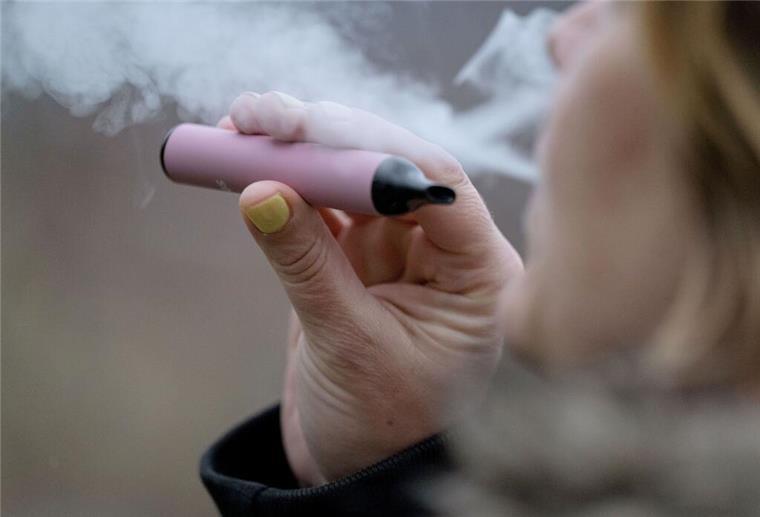 Gefährliche Vape-Droge „Görke“: Polizei warnt Eltern und Jugendliche Polizei warnt: Gefährliche synthetische Cannabinoide in Vapes entdeckt.
