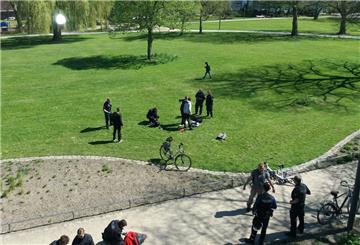 Polizeikontrolle im Stadtpark Lehe.