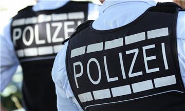 Polizisten haben in einer Wohnung in Bremen eine Leiche entdeckt.