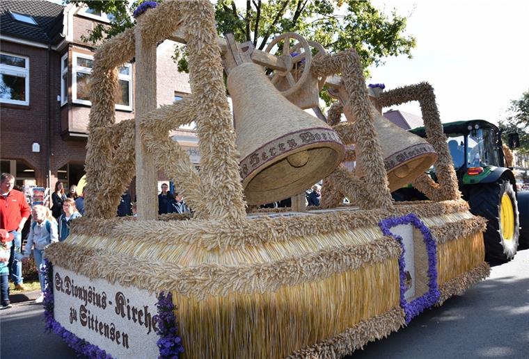 Sittensen: Landjugend sagt Erntefest ab Prächtige Schmuckwagen ziehen durch Sittensen. Ein solches Bild wird es in diesem Jahr nicht geben.