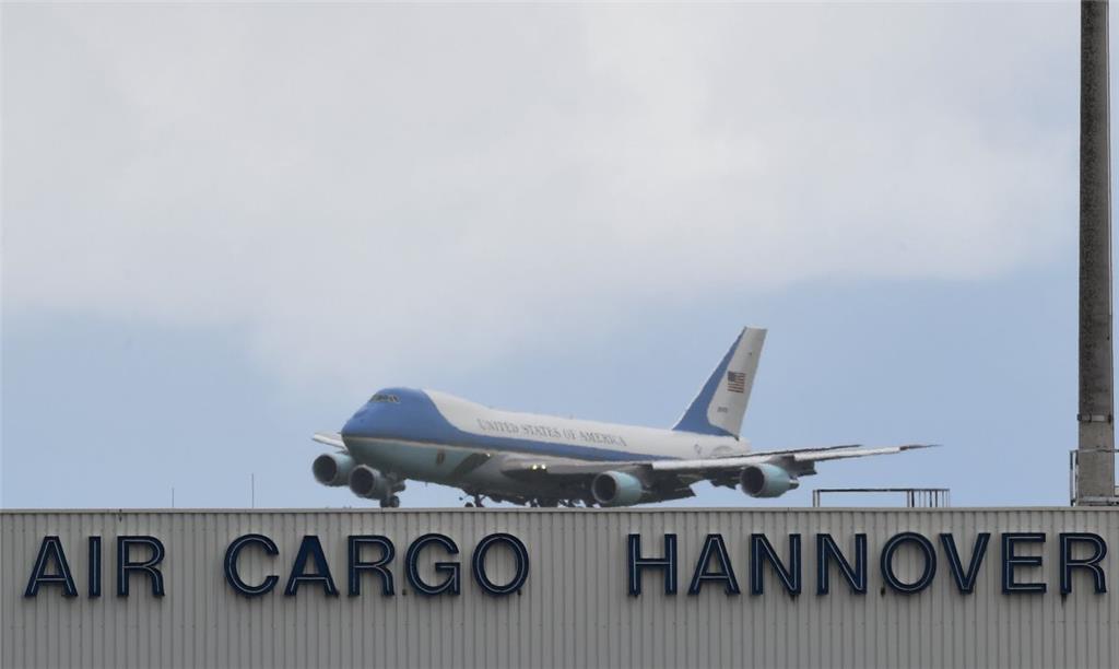 Präsident im Anflug. Die Air Force One am Sonntag im Landeanflug auf Hannover.