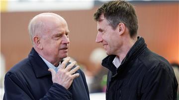 Präsident Martin Richenhagen (l) und Sport-Geschäftsführer Dennis Peiler (r) haben viel Arbeit vor sich.