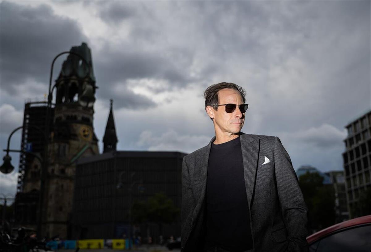 Schauspieler Marc Hosemann mit Komödien-Preis ausgezeichnet Preisverleihung Ernst Lubitsch Preis 2024 an Hosemann