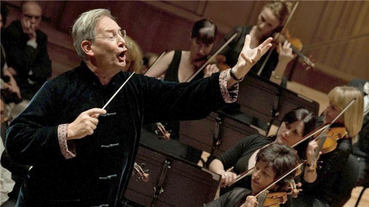 Premiere in der Elbphilharmonie