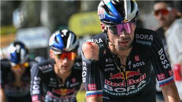 Primoz Roglic nimmt nach seiner Aufgabe bei der Tour de France an der Vuelta teil.