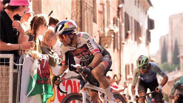 Roglic als Millionen-Problem - Chance für Lipowitz? Primož Roglič kämpft beim Giro um den Anschluss.