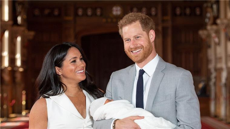 Herzogin Meghan enthüllt Komplikation nach Geburt Prinz Archie wurde damals in Windsor präsentiert.(Archivbild)
