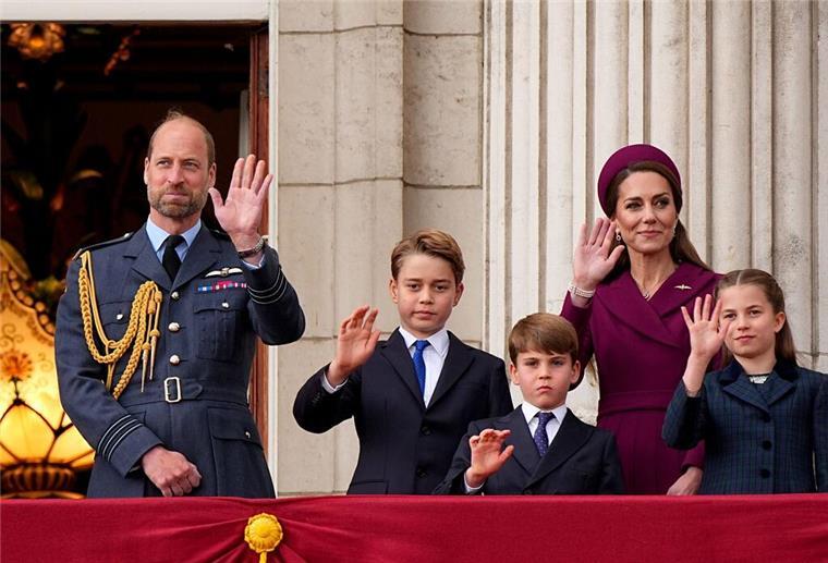 Ganz der Papa: Royals feiern 12. Geburtstag von Prinz George Prinz George (2.v.r.) und seine Familie. (Archivfoto)