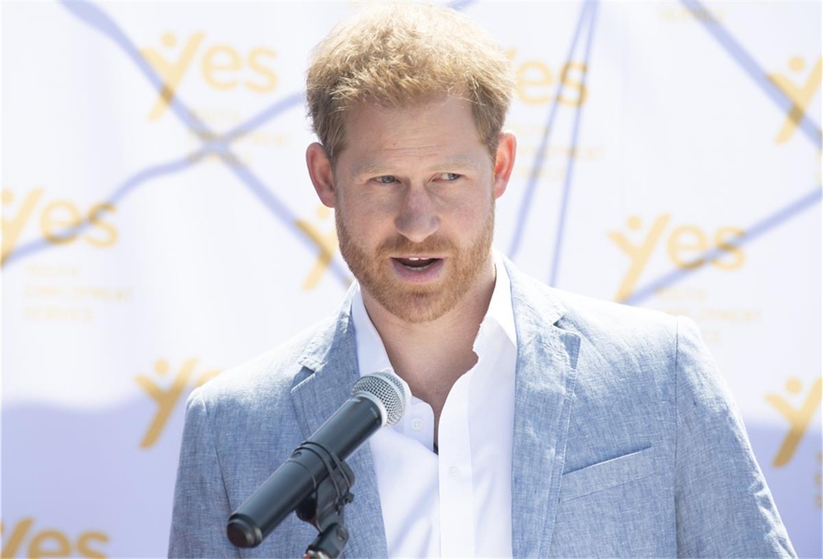 Prinz Harry hat im Vorwort eines Kinderbuches beschrieben, wie traurig er nach dem Tod seiner Mutter war. 