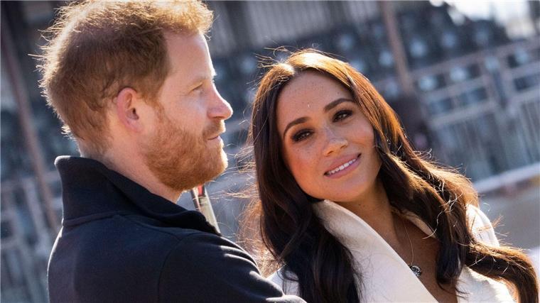 Mit der Prinzessin im Arm: Meghan zeigt Geburtstagsfotos Prinz Harry und Herzogin Meghan haben zwei Kinder.