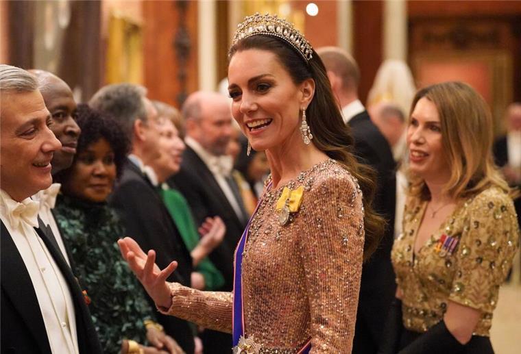 Britische Royals zeigen Geschlossenheit Prinzessin Kate beim Abendempfang für Mitglieder des Diplomatischen Korps im Buckingham Palast.
