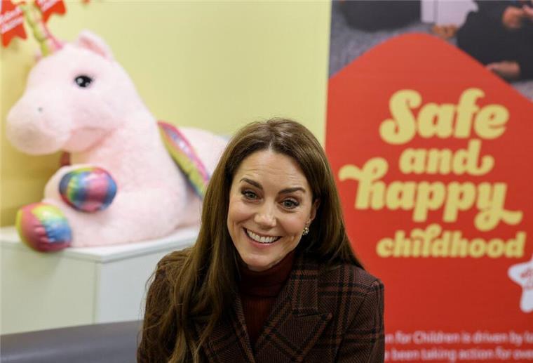 Prinzessin Kate in einem Gefängnis und einer Jugendstrafanstalt in der Nähe von Wilmslow.