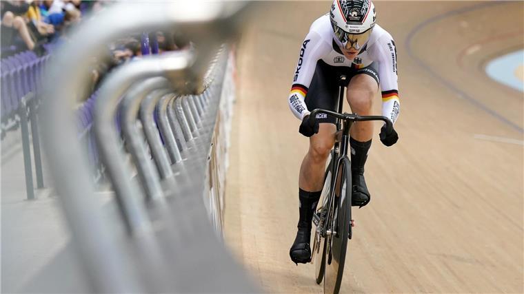Nach Horror-Crash von Pröpster - Heimtrainer: „Alles okay“ Pröpster war bei der Champions League in London in einen heftigen Sturz verwickelt.