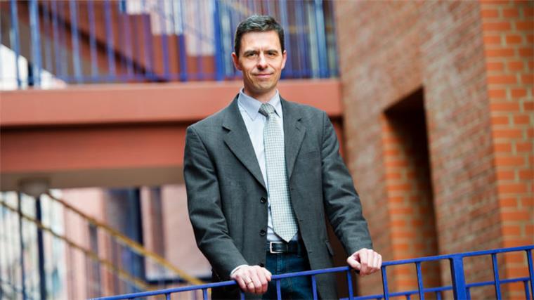 Prof. Dr. Ritzenhoff als Rektor der Hochschule Bremerhaven abgewählt Prof. Dr. Peter Ritzenhoff ist als Rektor der Hochschule Bremerhaven abgewählt worden.