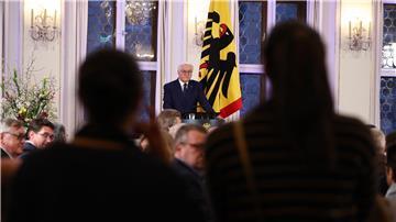 Propalästinensische Demonstranten unterbrechen die Rede von Bundespräsident Frank-Walter Steinmeier in Leipzig.