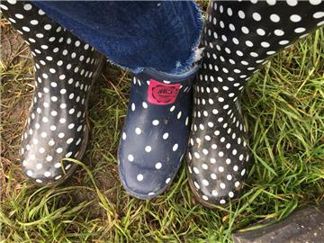 Pünktchen gehen immer: Auch beim Deichbrand waren solche Gummistiefel sehr anges...