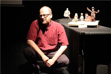 Slow-Motion-Trickfilmer Martin Molke im Figurentheater