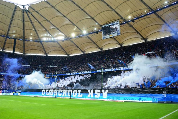 Pyrotechnik ist für viele Fußball-Anhänger Teil der Fankultur.