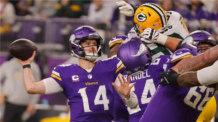 Vikings bringen sich in Position für Showdown gegen Lions Quarterback Sam Darnold brachte im entscheidenden Drive vier von sechs Pässen an den Mann.
