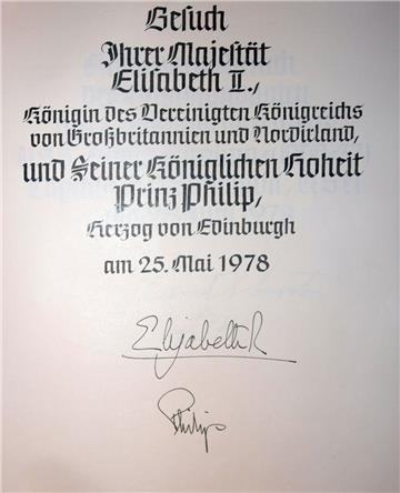 Queen Elizabeth II. und Prinz Philip (1978) haben sich 1978 ins Gästebuch eingetragen.
