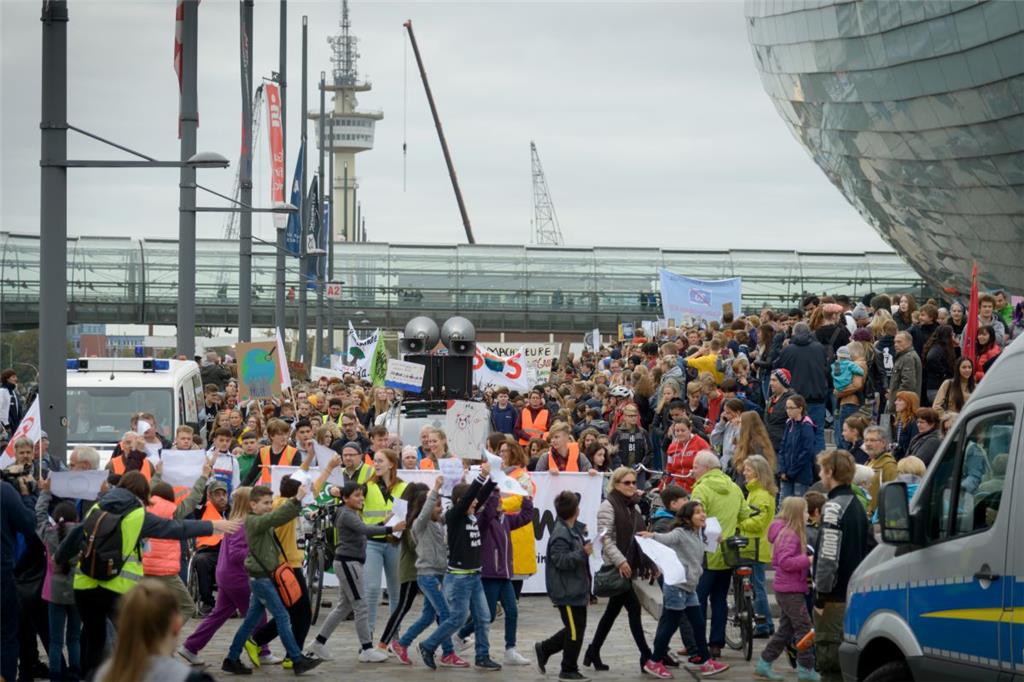 &quot;Fridays For Future&quot;: Demonstration in Bremerhaven.  Foto: Schimanke