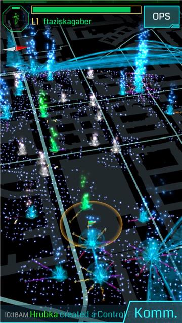 &quot;Pokémon Go&quot; wäre gar nicht möglich gewesen ohne &quot;Ingress&quot;. Entwickler Niantic versuchte zunächst damit, ein Spiel mit sogenannter Augmented Reality zu schaffen. In &quot;Ingress&quot; werden seit 2013 Spieler zu Agenten, die Portale in ihrer Umgebung hacken können, um sie für ihr Team einzunehmen. Diese Kernmechaniken haben es auch in &quot;Pokémon Go&quot; geschafft. Auch optisch ähneln sich die Spiele in einigen Punkten, etwa die Kartenansicht oder der suchende Kreis um den Spieler herum. Atmosphärisch ist &quot;Ingress&quot; aber ein krasser Gegenentwurf zur zuckersüßen Welt der Pokémon: Es entführt in eine düstere Science-Fiction-Welt. &quot;Ingress&quot; gibt es für iOS und Android.