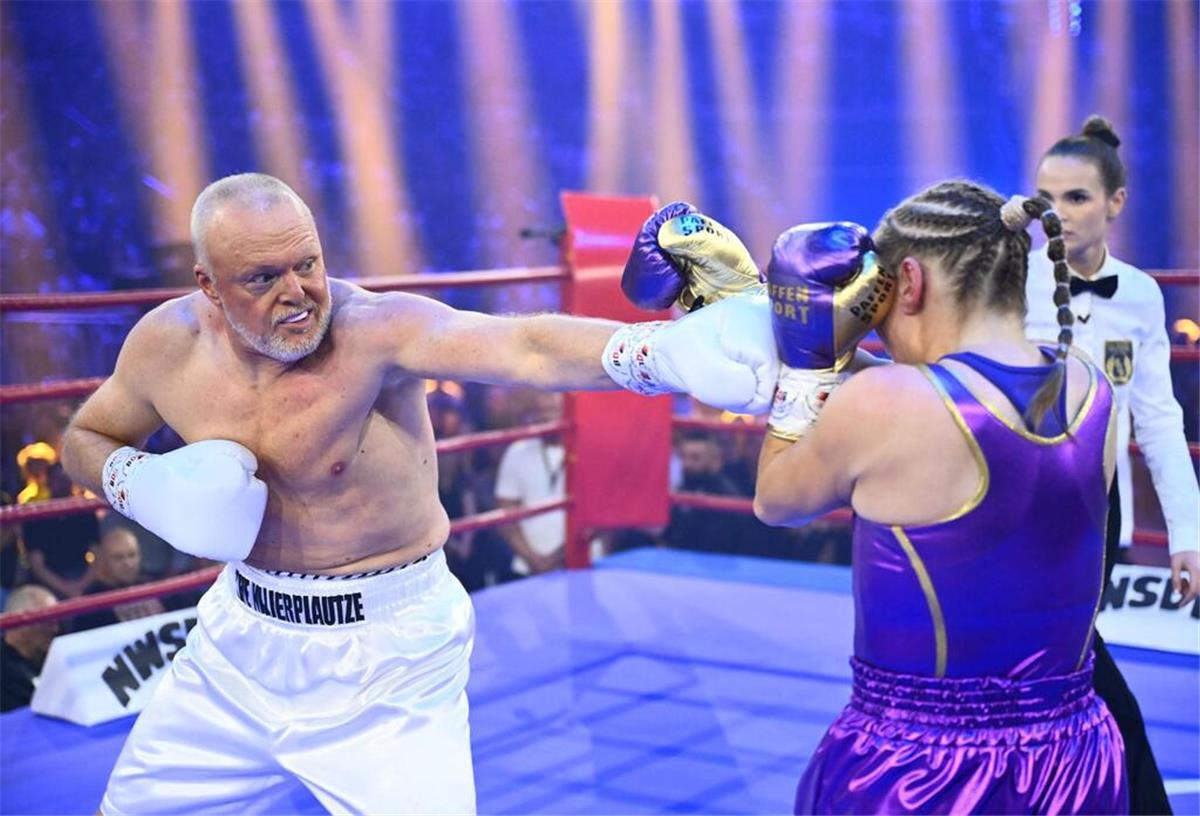 „Der Heiland betritt den Boxring“: So war das Raab-Comeback Raab musste ordentlich einstecken - und verlor den Kampf.