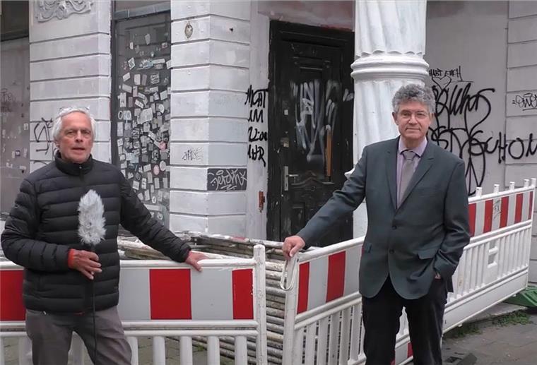 Radsatire aus Bremerhaven: Wolfgang Peters interviewt als Herbert Prassel „Dr. Speck-Luderbike alias Hans-Joachim Schmeck-Lindenau.