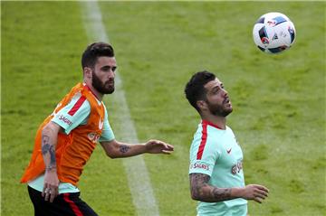 Rafa Silva (links) hat bei der EM eine Pass-Quote von 0 Prozent. Er hat in seiner einzigen Minute Spielzeit vier Fehlpässe gespielt.