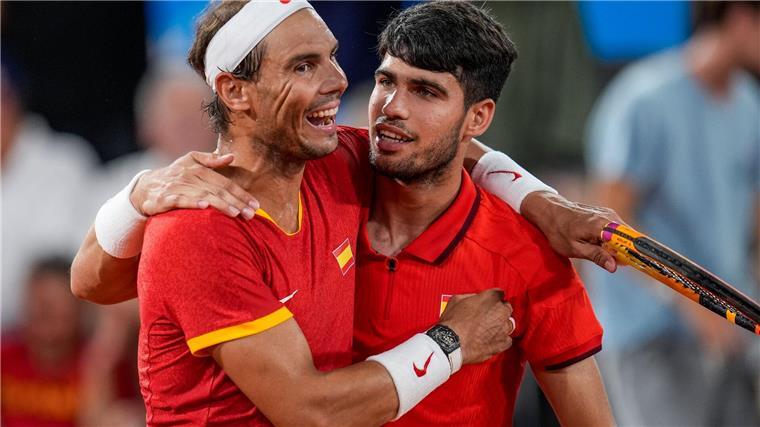 Spaniens Tennisstar Nadal für Davis-Cup-Endrunde nominiert Rafael Nadal (links) ist neben Carlos Alcaraz auch für das spanische Team nominiert, das bei der Endrunde im Davis Cup um den Titel spielen soll.
