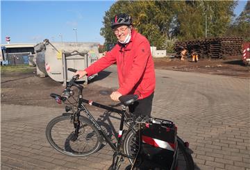 Rainer Brand (Die Linke) wünscht sich eine neue Querung der Eisenbahngleise in den Fischereihafen. Das würde Berufstätigen Zeit sparen und das tägliche Radfahren attraktiver machen.