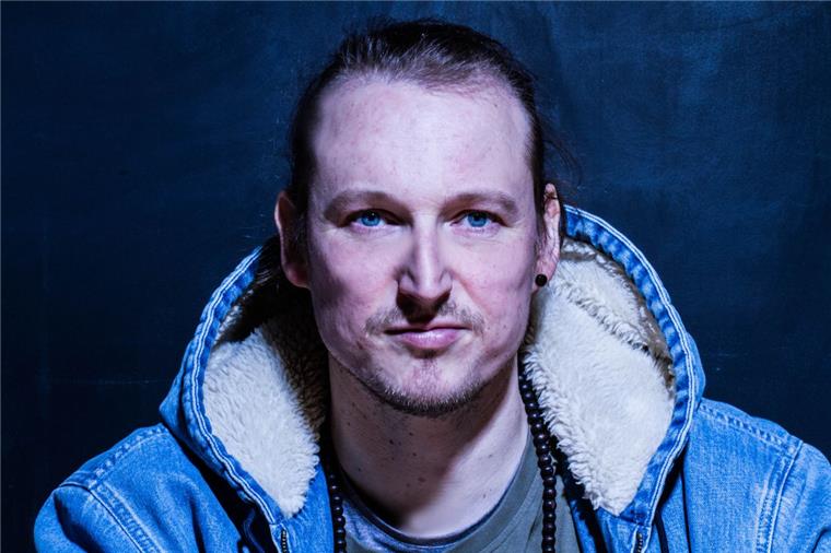 Hip Hop aus Wersabe: Niels Hausmann veröffentlicht Album Rapper Niels Hausmann veröffentlicht am 23. Januar 2020 sein Hip-Hop-Album "Licht".