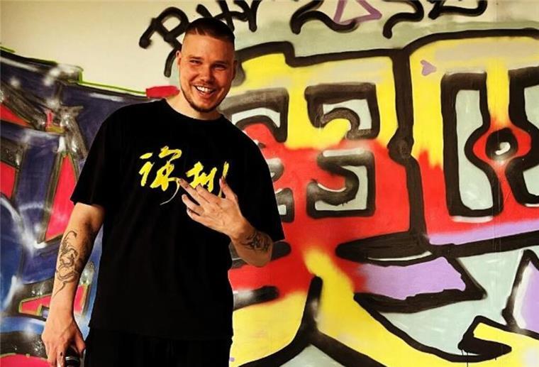 Rapper Scor - mit bürgerlichem Namen Tim Oelrich - besucht gerade seine Heimatstadt Bremerhaven.