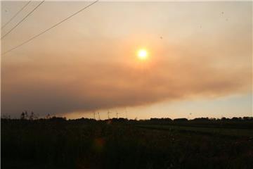 Rauchwolke in Nordenham: Die Ursache liegt wohl in Meppen. Foto: Lorenz