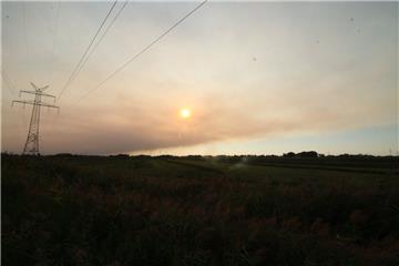 Rauchwolke in Nordenham: Die Ursache liegt wohl in Meppen. Foto: Lorenz