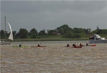 Raues Wasser bei der Tidenrallye auf der Weser.