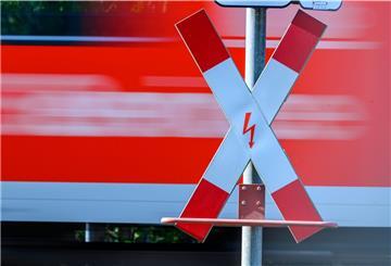 Raus aus dem Auto, rein in die Bahn, das ist das Ziel der Initiative für das 10-Euro-Tagesticket.