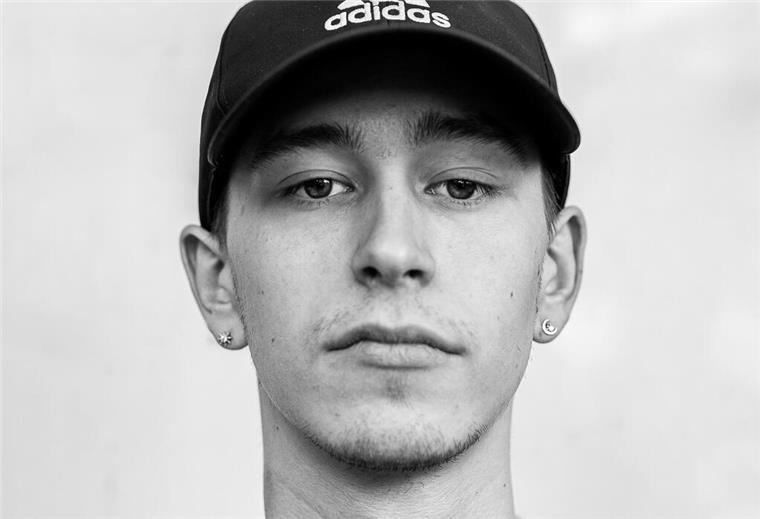 LegitCrew aus Bremerhaven startet mit progressivem Rap durch RAW