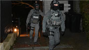 Razzia: Die Beweissicherungs- und Festnahmeeinheit plus (BFE+) der Bundespolizei hat ein Haus in Bergstraße in Stade gestürmt.
