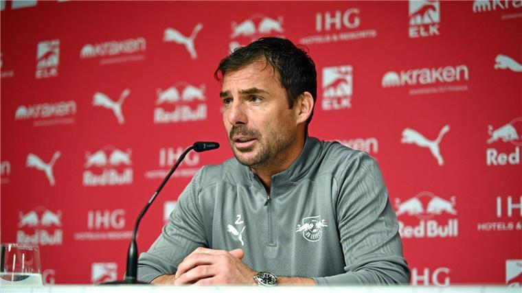 RB Leipzig in Bremen mit Sieg-Pflicht - Gulacsi zurück RB Leipzigs Trainer Zsolt Löw muss mit seinem Team in Bremen gewinnen, um noch eine Chance auf die Champions League zu haben.