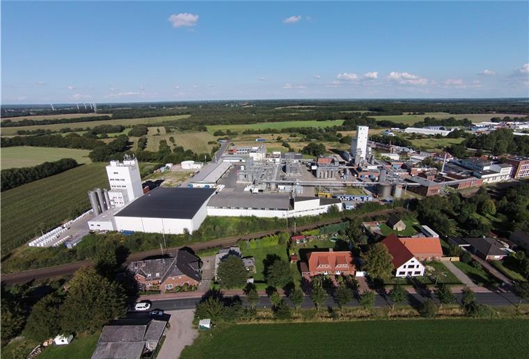 Starte deine Karriere als CHEMIKANT! Vogelperspektive auf das Chemiewerk in Loxstedt (Reagens)