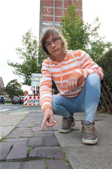 Rebecca Jacobs half dem verletzten Senior, der sich den Arm gebrochen hatte.