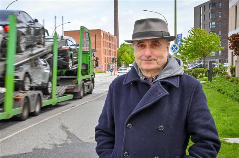 Anwalt kritisiert Werftquartier: „Unsinnige Förder- und Baupolitik“ Rechtsanwalt Ralf Ekrowski spricht auf YouTube über die Nachrichten aus Bremerhaven und die Entwicklung der Stadt.