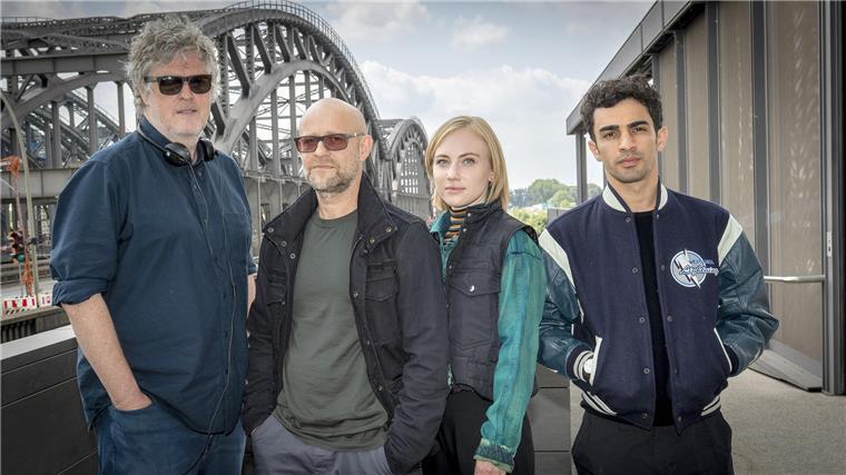 Kommende TV-Highlights: Raab boxt, Jauch feiert und der „Tatort“ kehrt zurück Regisseur Matthias Glasner und die Schauspieler Jürgen Vogel, Elisa Schlott und Ivar Wafaei beim Drehstart zur ARD-Serie „Informant“, die im Oktober ausgestrahlt werden soll.