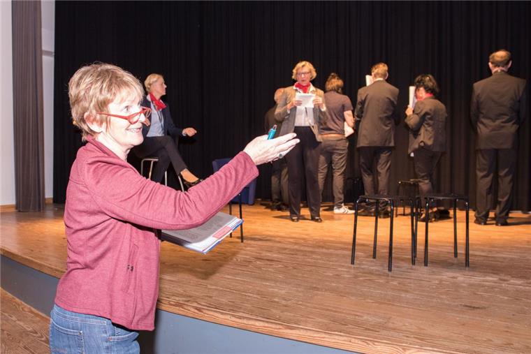 Neue Aufgabe: Gaby Reetz führt jetzt Regie in Rotenburg Regisseurin Gaby Reetz lässt den Schauspielern der Theatergruppe "Rollentausch" auf der Bühne soviel Freiheit wie möglich.