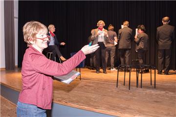 Regisseurin Gaby Reetz lässt den Schauspielern der Theatergruppe "Rollentausch" auf der Bühne soviel Freiheit wie möglich.   
