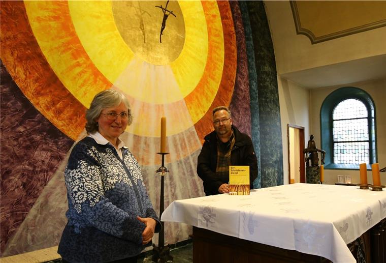 Mit Regeln und innerer Ruhe in den Gottesdienst Reinhard Schicht ist der Nachfolger von Küsterin Gisela Hinrichs in der Herz Mariä Kirche in Burhave.