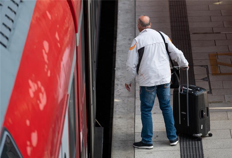 Regionalzüge zwischen Bremerhaven und Bremen fallen aus Reisende werden sich bis Sonntag, 28. August, genau informieren müssen, wenn sie mit Regionalzügen zwischen Bremerhaven und Bremen unterwegs sein wollen.